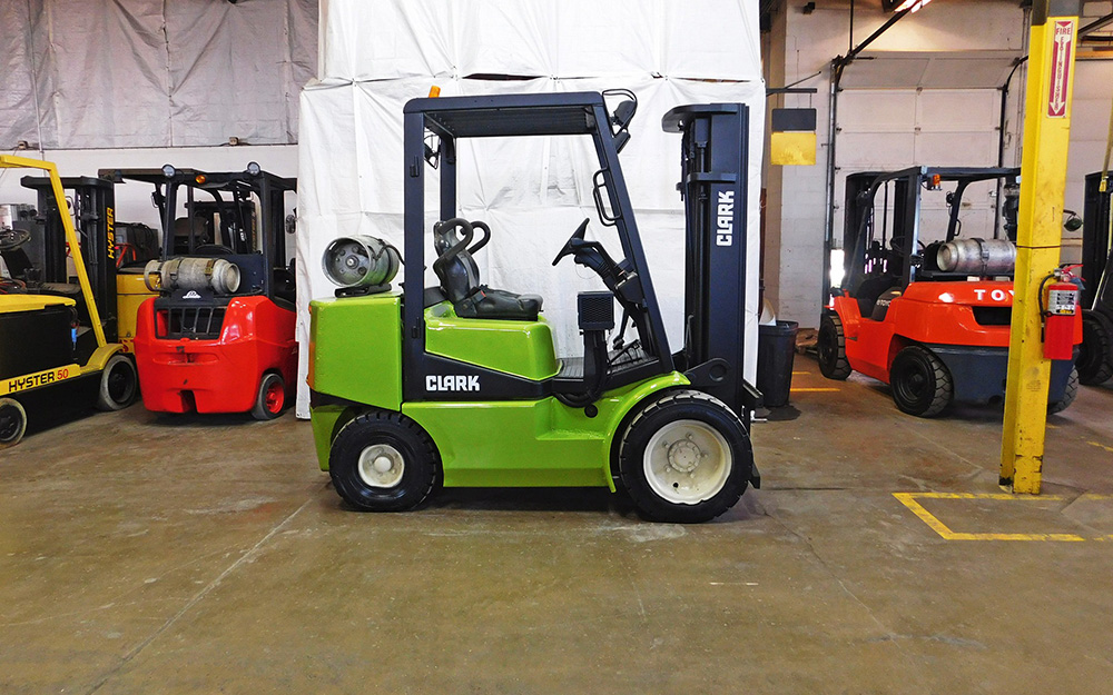 2000 Clark CGP30 Forklift on Sale in Arkansas